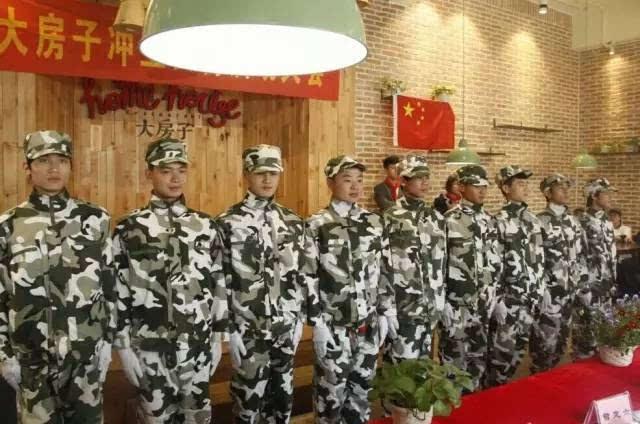 专家在线解答你的问题-女生喜欢男生比同龄人年轻还是成熟的?知识问答网页
